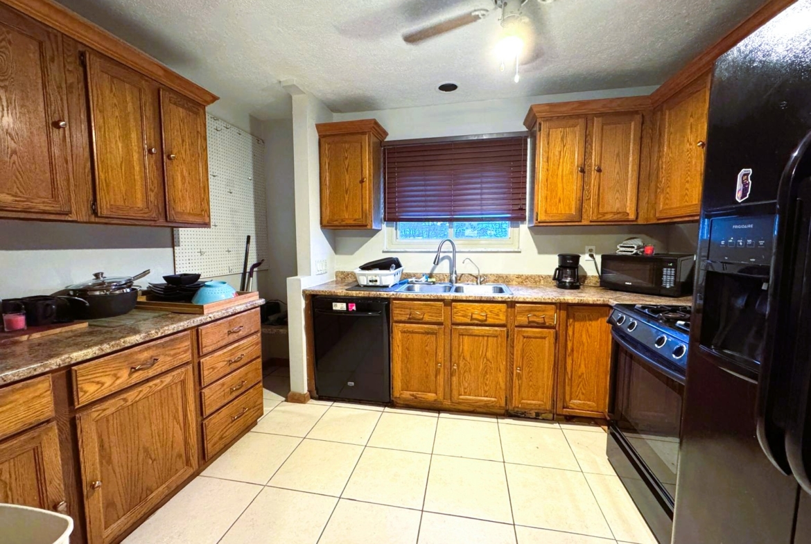 kitchen with all appliances